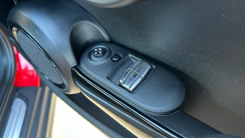 MINI Hatchback 1.5 Cooper Classic 3dr Petrol Hatchback